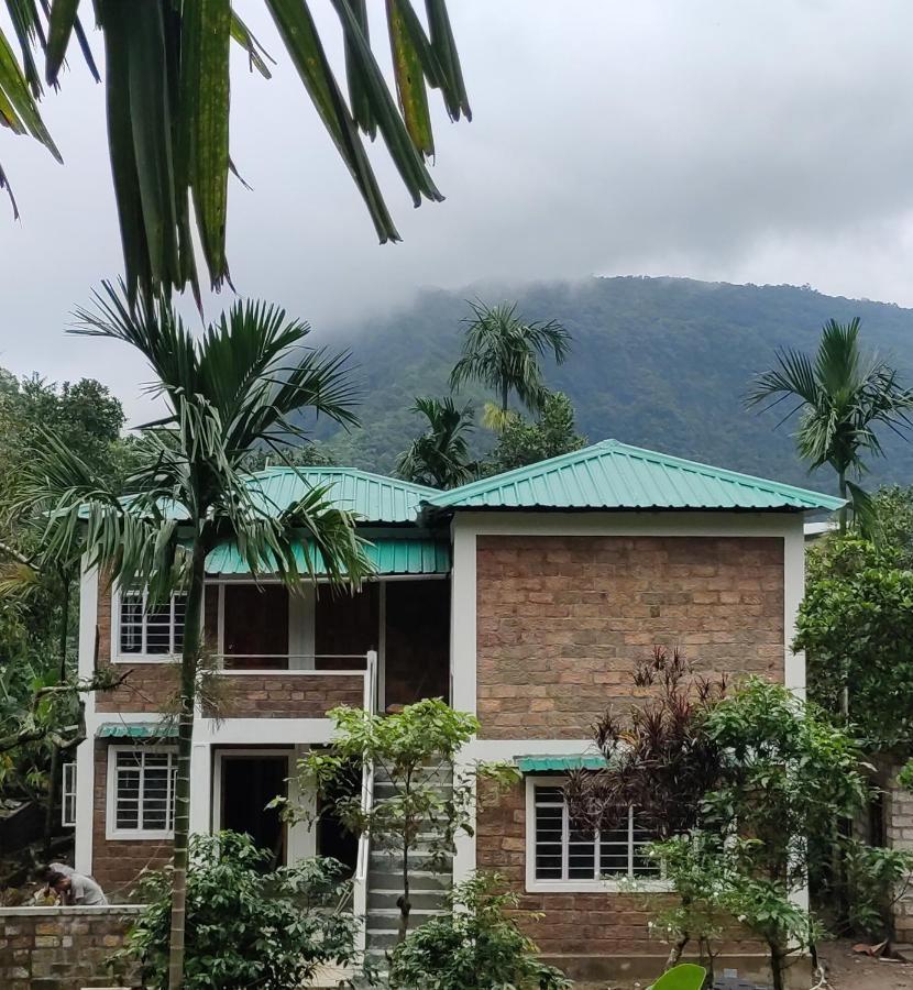 The Rustic Cottage - Homestay チェラプンジ エクステリア 写真